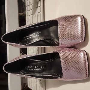BEAUTIISOLES ABIGAIL SQUARE TOE PUMP IN PINK METALLIC SIZE 5